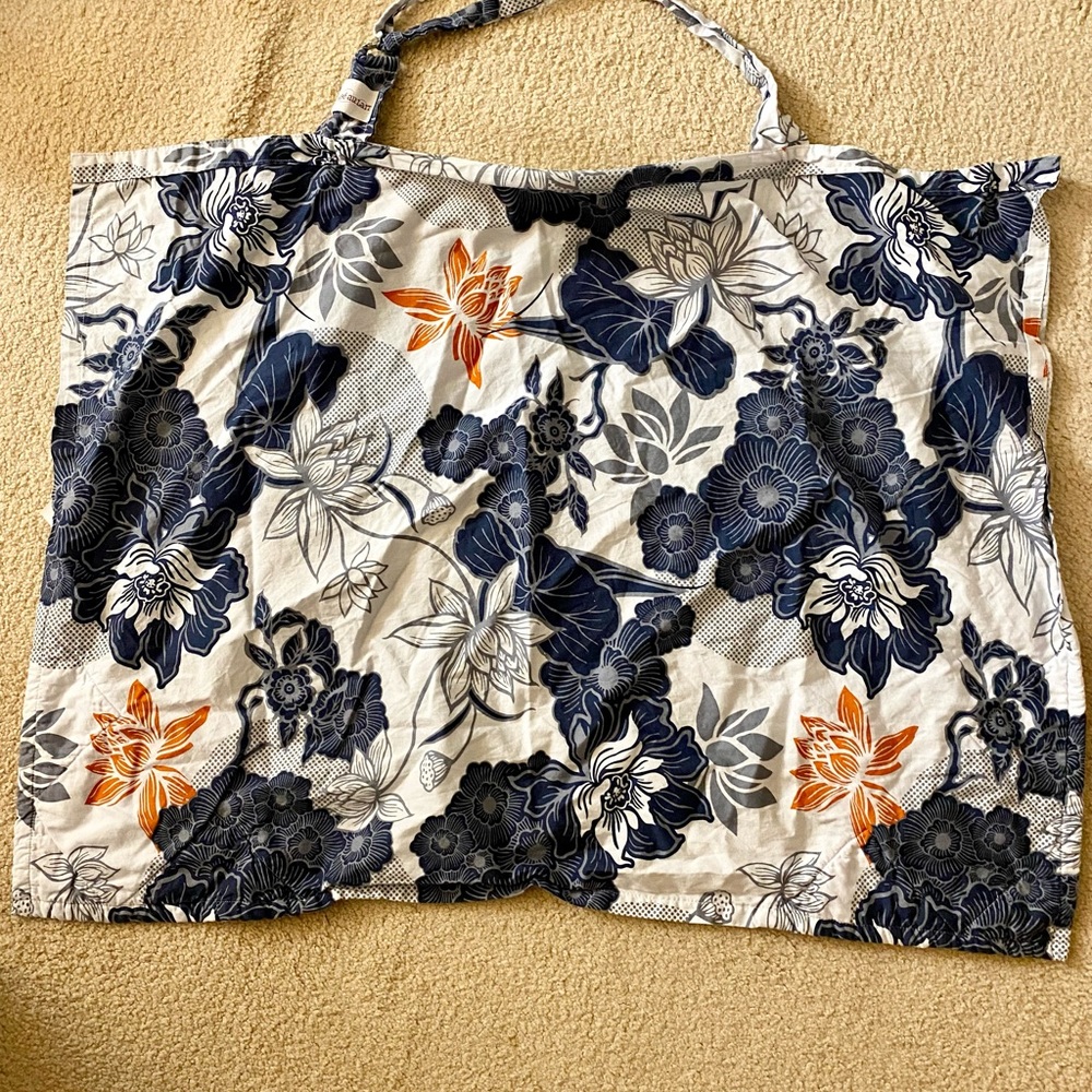 Bebe au lait nursing cover